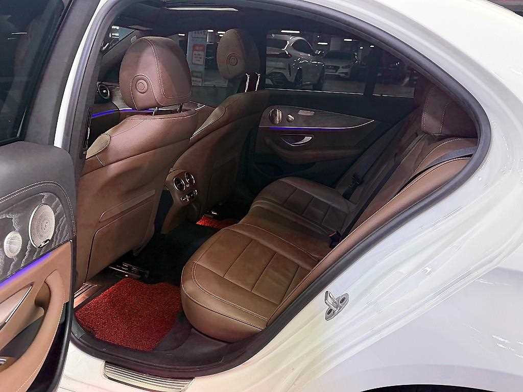 벤츠 E 클래스 E-클래스 W213 E350 4MATIC 아방가르드 이미지 8