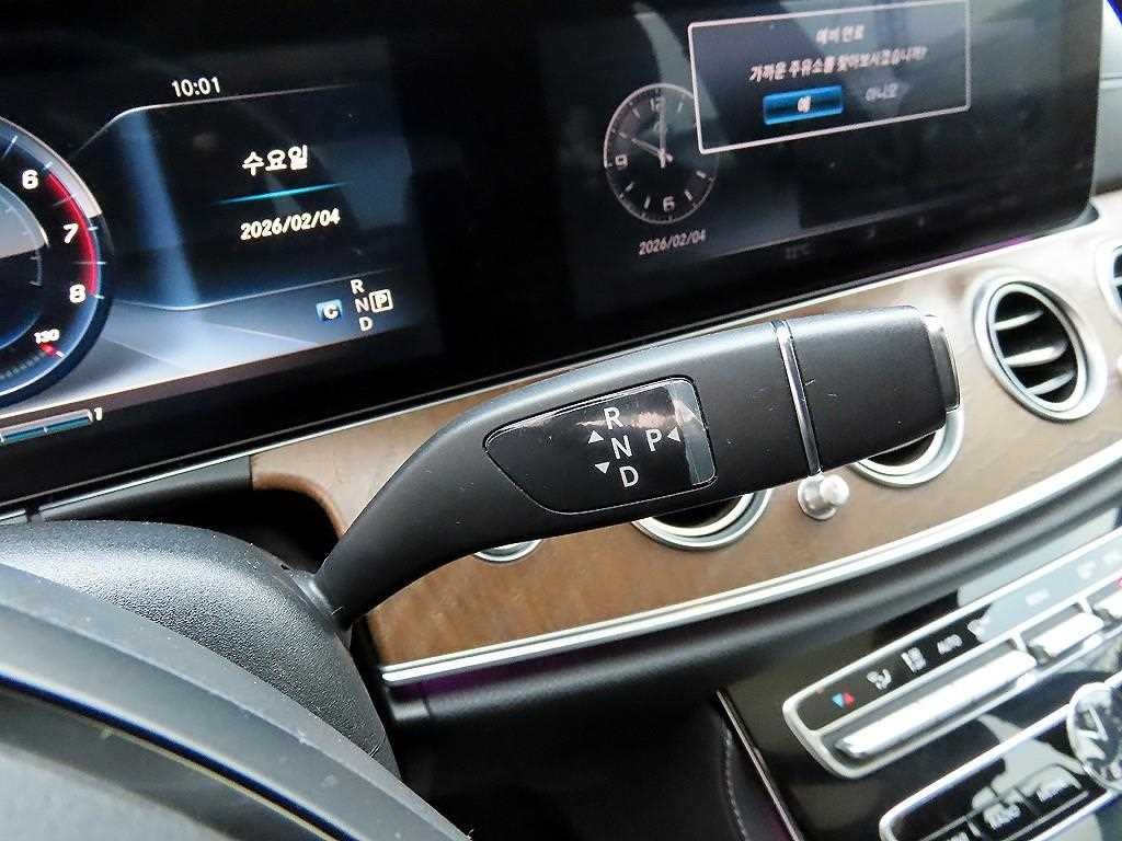 벤츠 E 클래스 E-클래스 W213 E300 4MATIC 익스클루시브 이미지 11