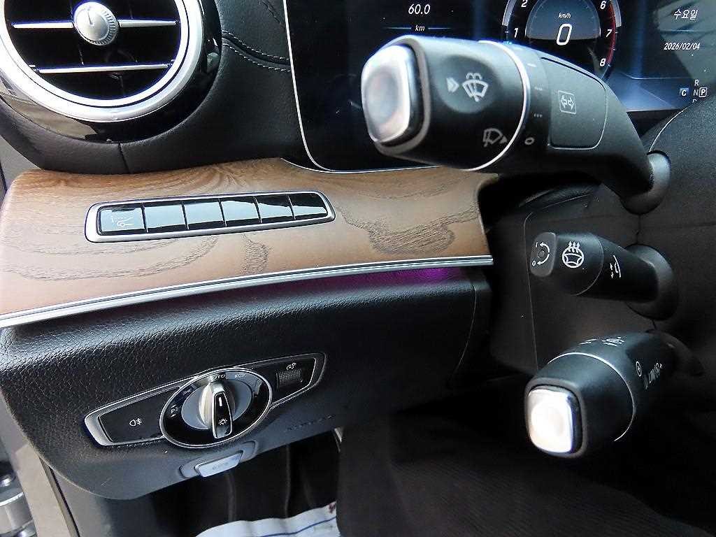 벤츠 E 클래스 E-클래스 W213 E300 4MATIC 익스클루시브 이미지 13