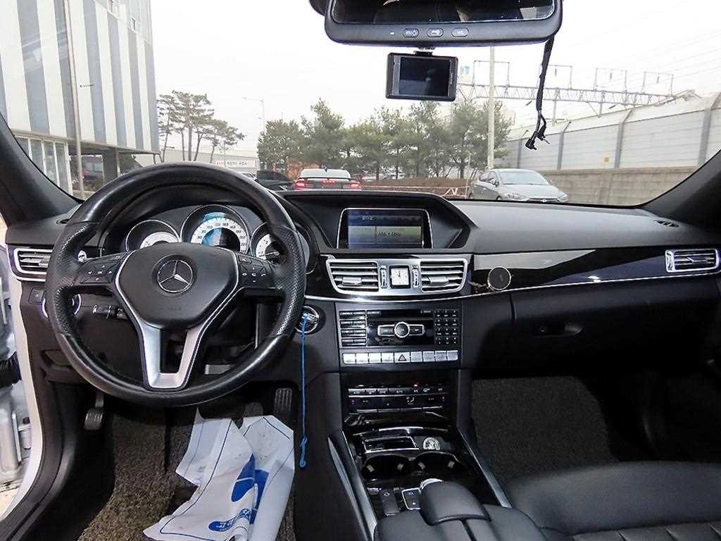벤츠 E 클래스 E-클래스 W212 E300 블루텍 하이브리드 이미지 7