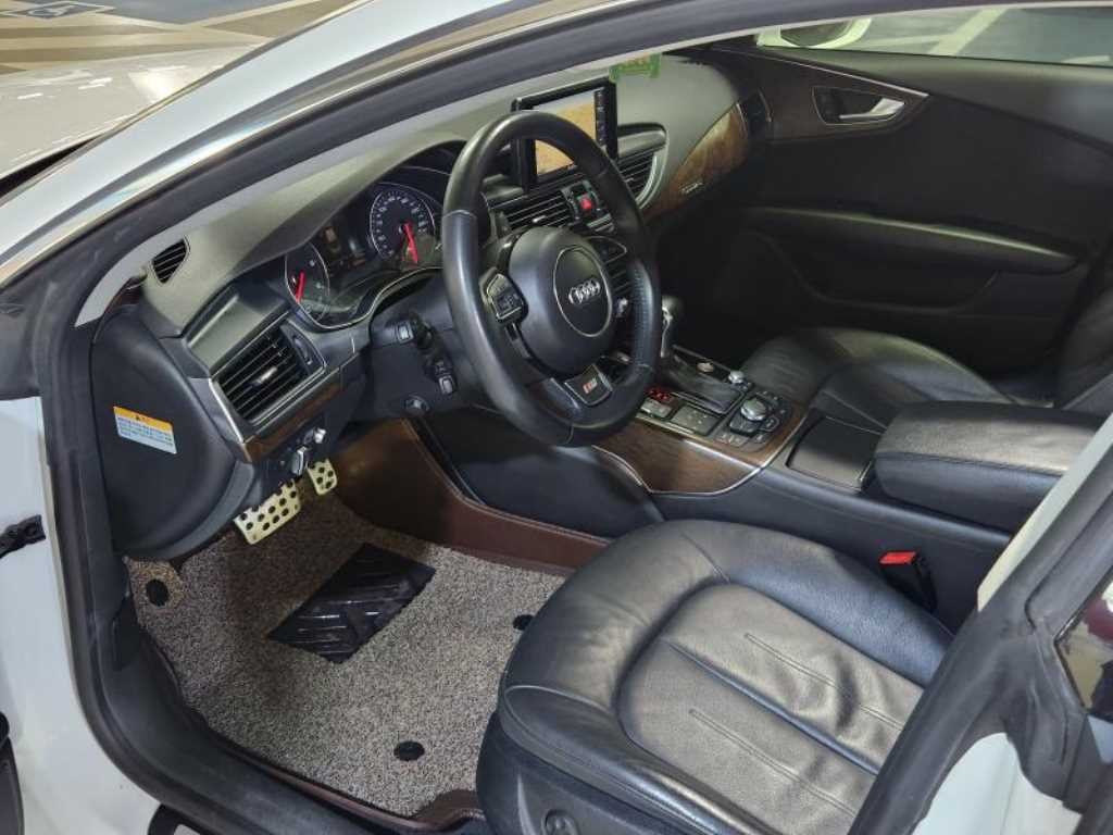 아우디 A7 55 TDI 콰트로 이미지 7