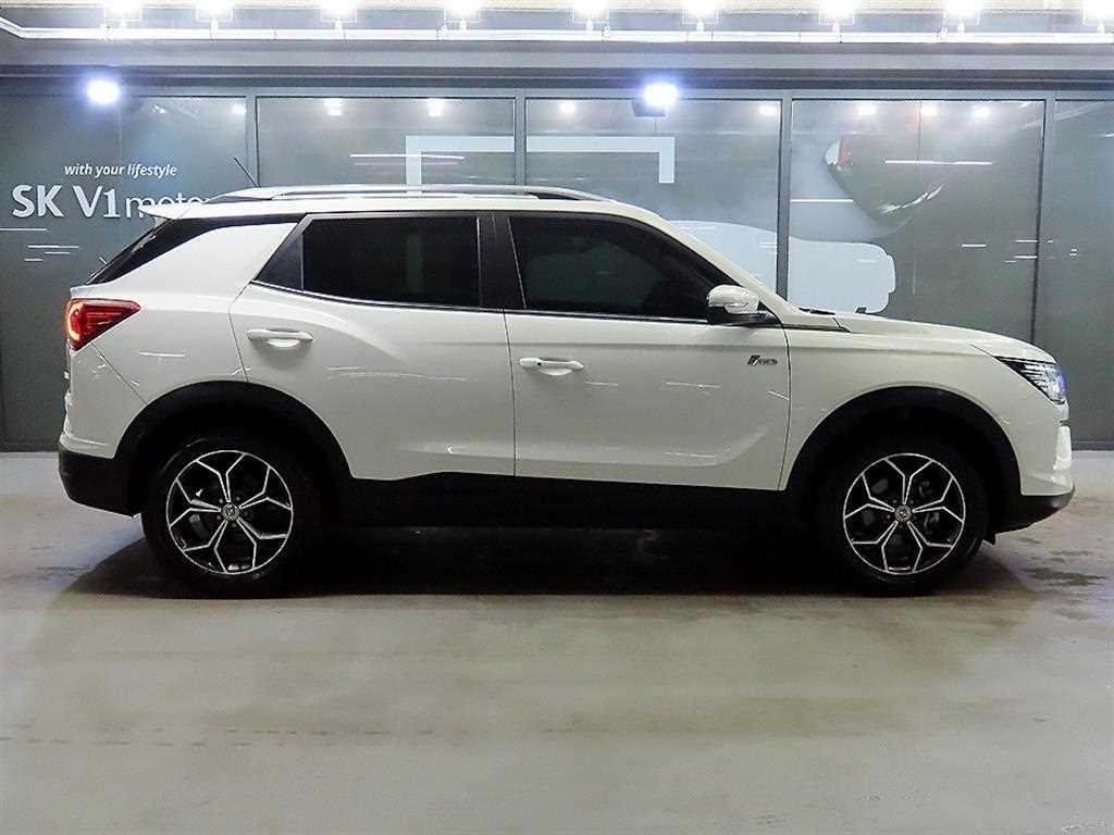 KG모빌리티(쌍용) 코란도 뷰티풀코란도 2WD 가솔린 1.5 C5 플러스 이미지 3