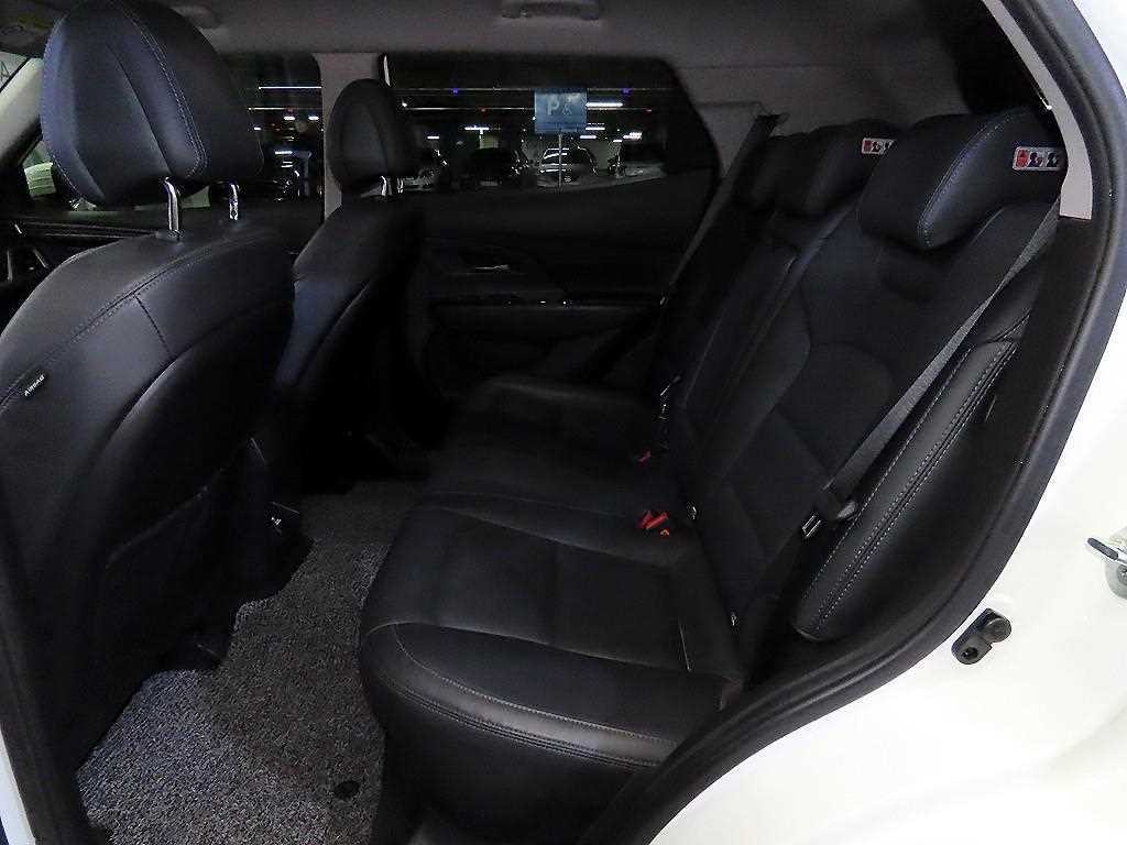 KG모빌리티(쌍용) 코란도 뷰티풀코란도 2WD 가솔린 1.5 C5 플러스 이미지 7
