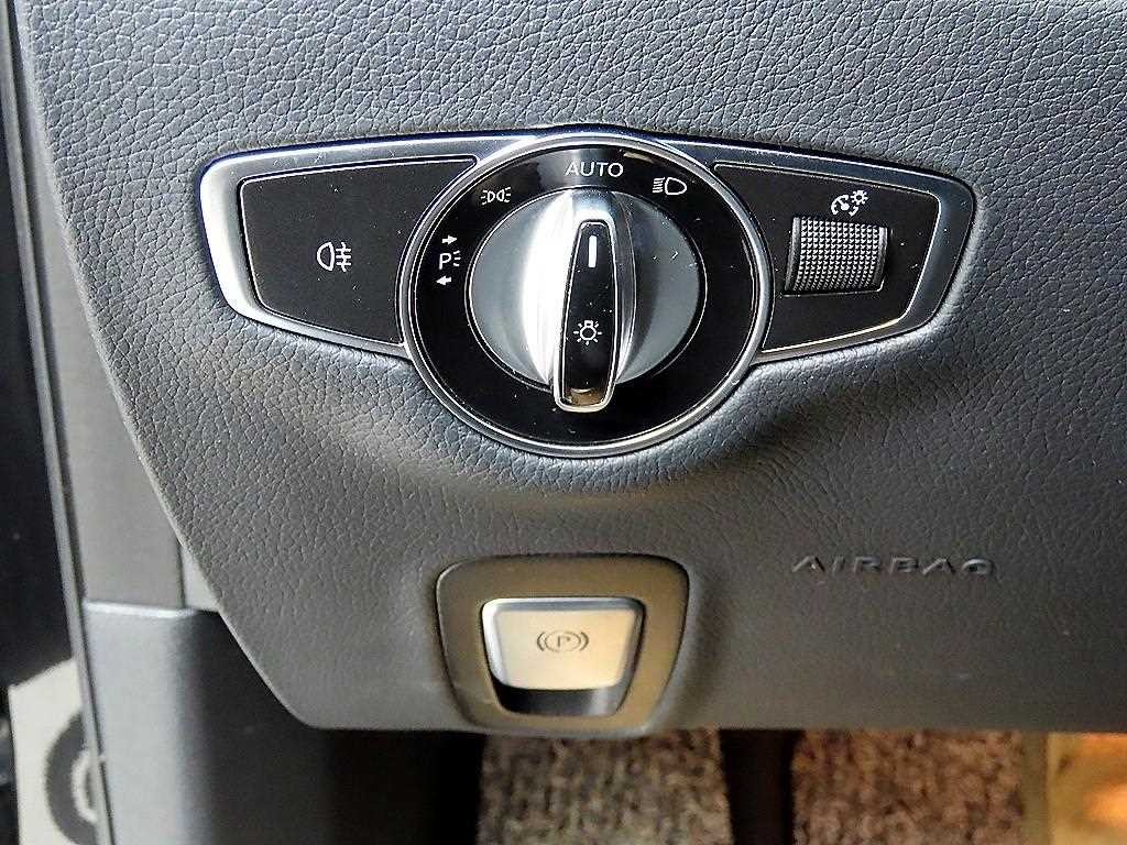 벤츠 E 클래스 E-클래스 W213 E300e 4MATIC 익스클루시브 이미지 13