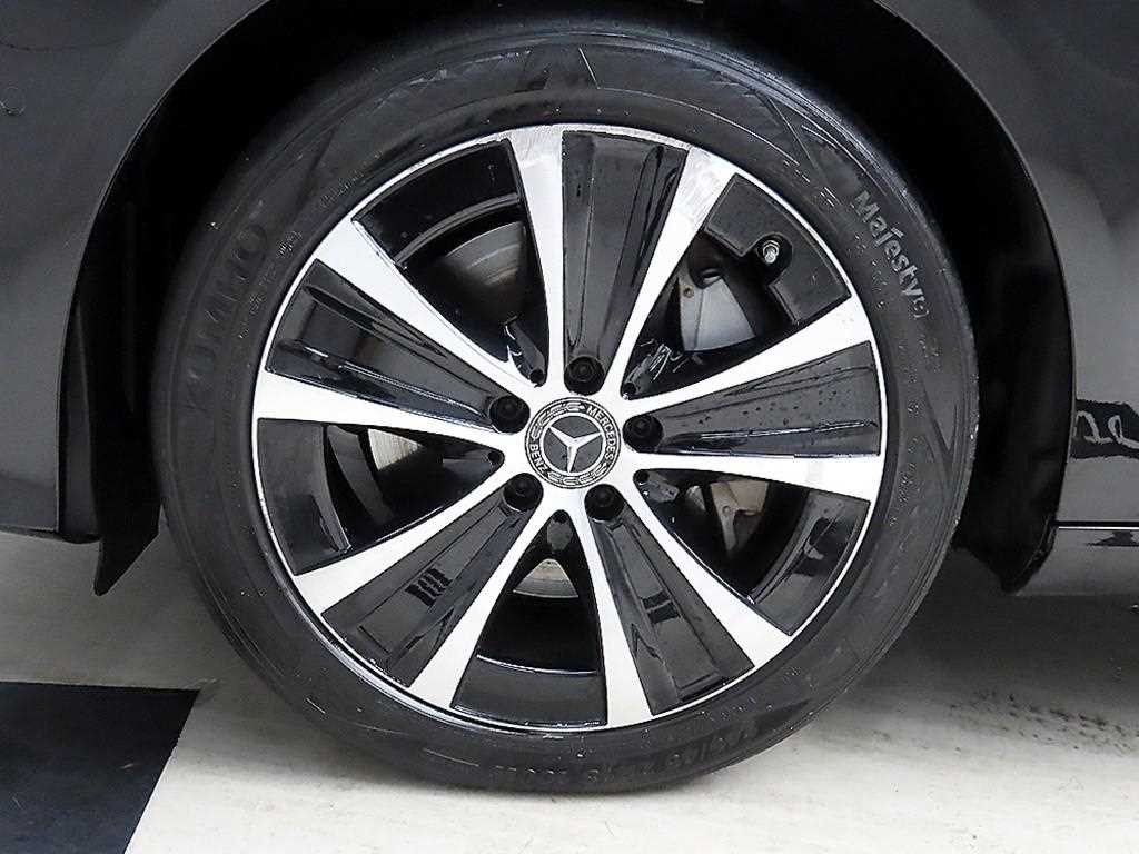 벤츠 E 클래스 E-클래스 W213 E300e 4MATIC 익스클루시브 이미지 20