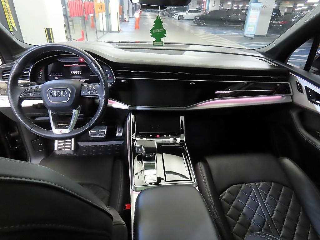 아우디 Q7 Q7 (4M) 55 TFSI 콰트로 프리미엄 이미지 10