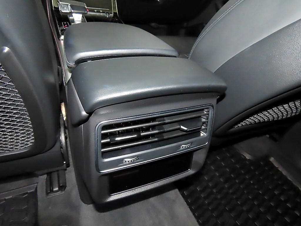 아우디 Q7 Q7 (4M) 55 TFSI 콰트로 프리미엄 이미지 14