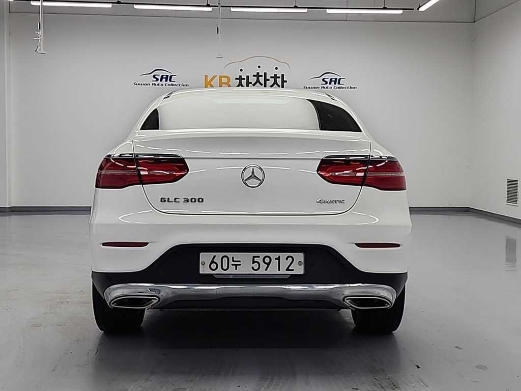 벤츠 GLC 클래스 GLC클래스 X253 GLC 300 4MATIC 쿠페 이미지 3