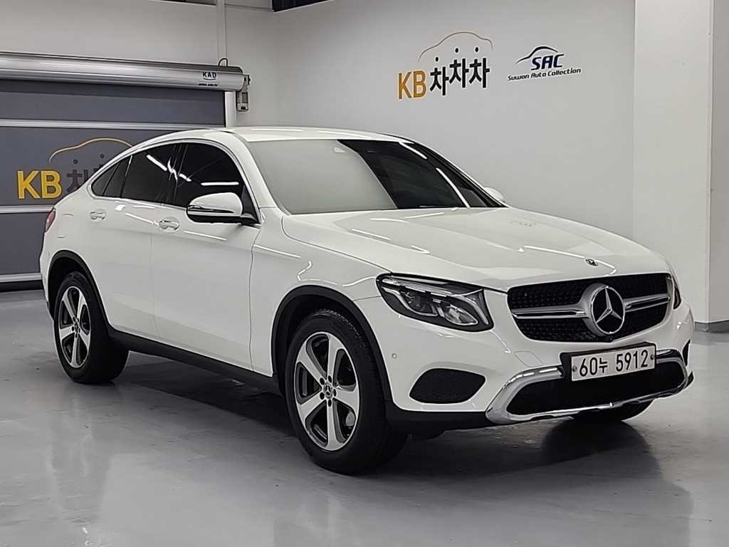 벤츠 GLC 클래스 GLC클래스 X253 GLC 300 4MATIC 쿠페 이미지 4