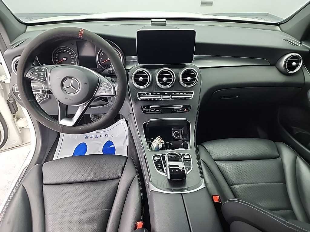 벤츠 GLC 클래스 GLC클래스 X253 GLC 300 4MATIC 쿠페 이미지 7