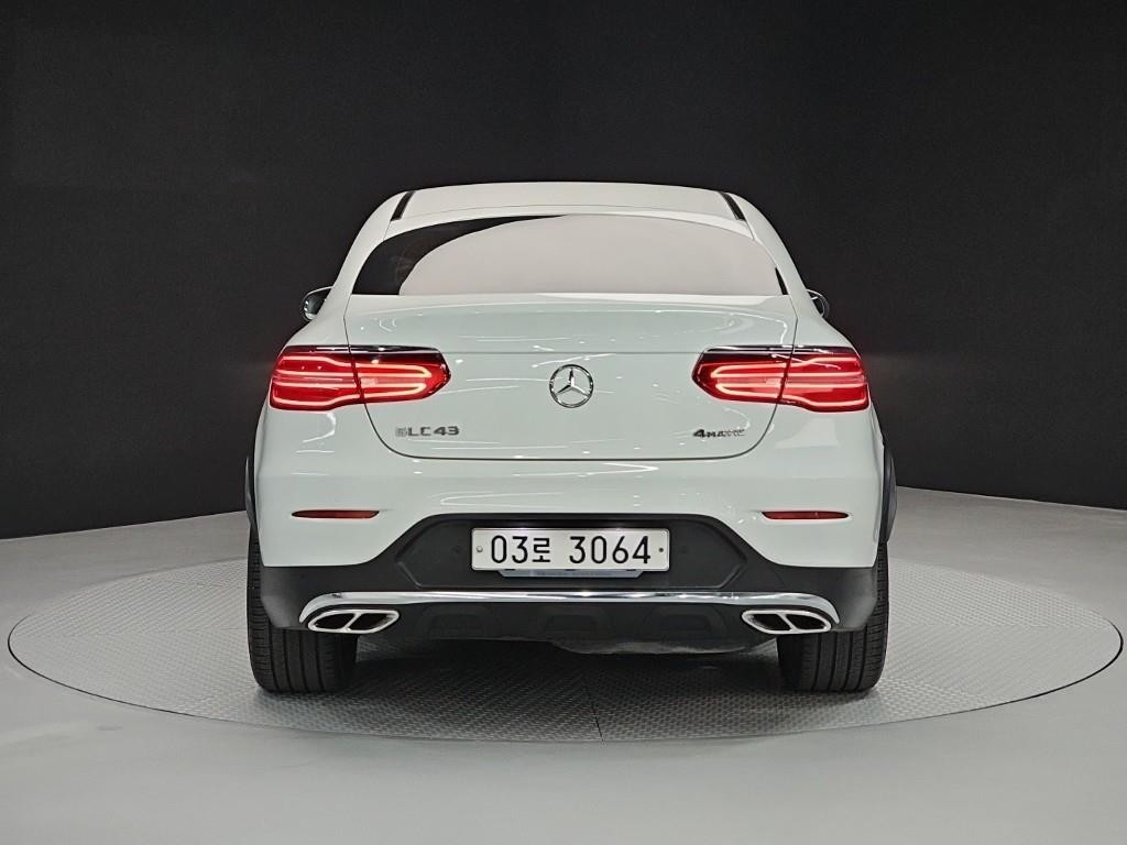 벤츠 GLC 클래스 GLC클래스 X253 GLC 220 d 4MATIC 프리미엄 쿠페 이미지 4