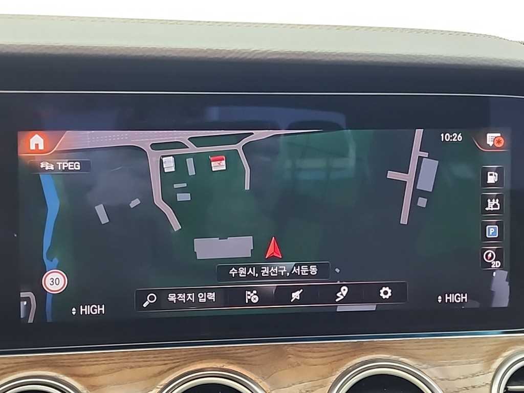 벤츠 E 클래스 E-클래스 W213 E300e 4MATIC 익스클루시브 이미지 16