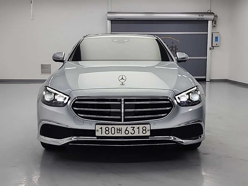 벤츠 E 클래스 E-클래스 W213 E300e 4MATIC 익스클루시브 이미지 2