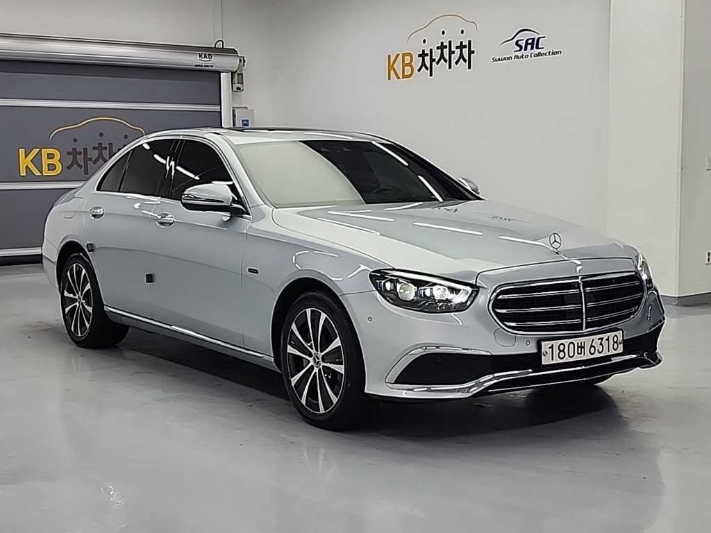 벤츠 E 클래스 E-클래스 W213 E300e 4MATIC 익스클루시브 이미지 4