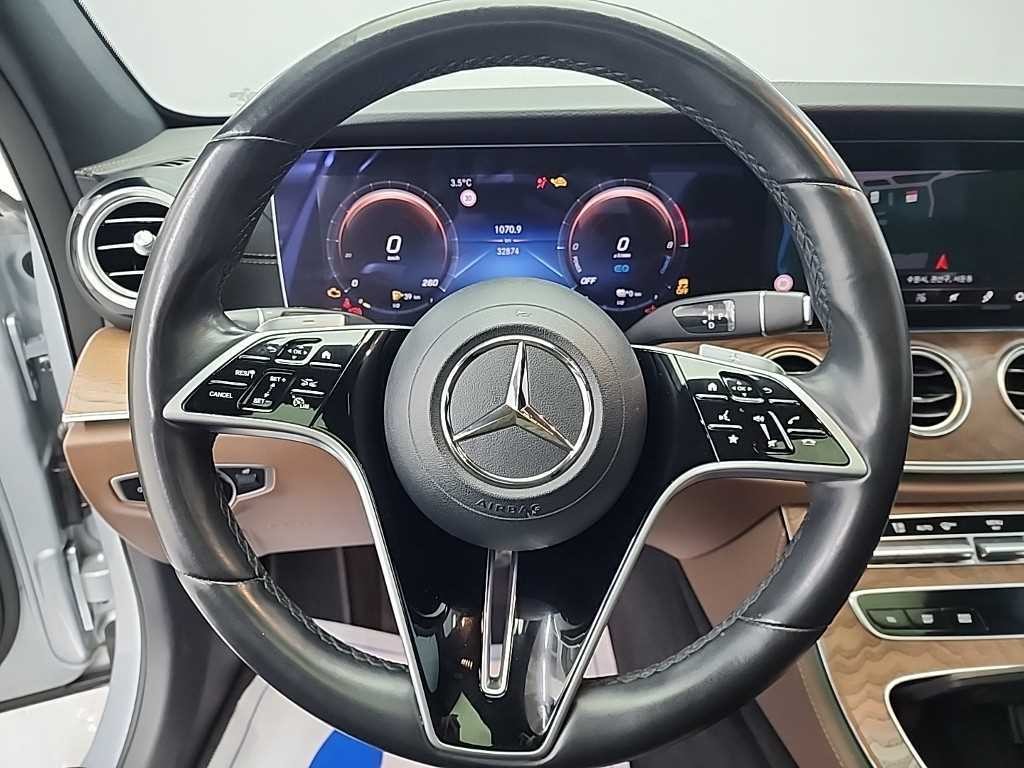 벤츠 E 클래스 E-클래스 W213 E300e 4MATIC 익스클루시브 이미지 9