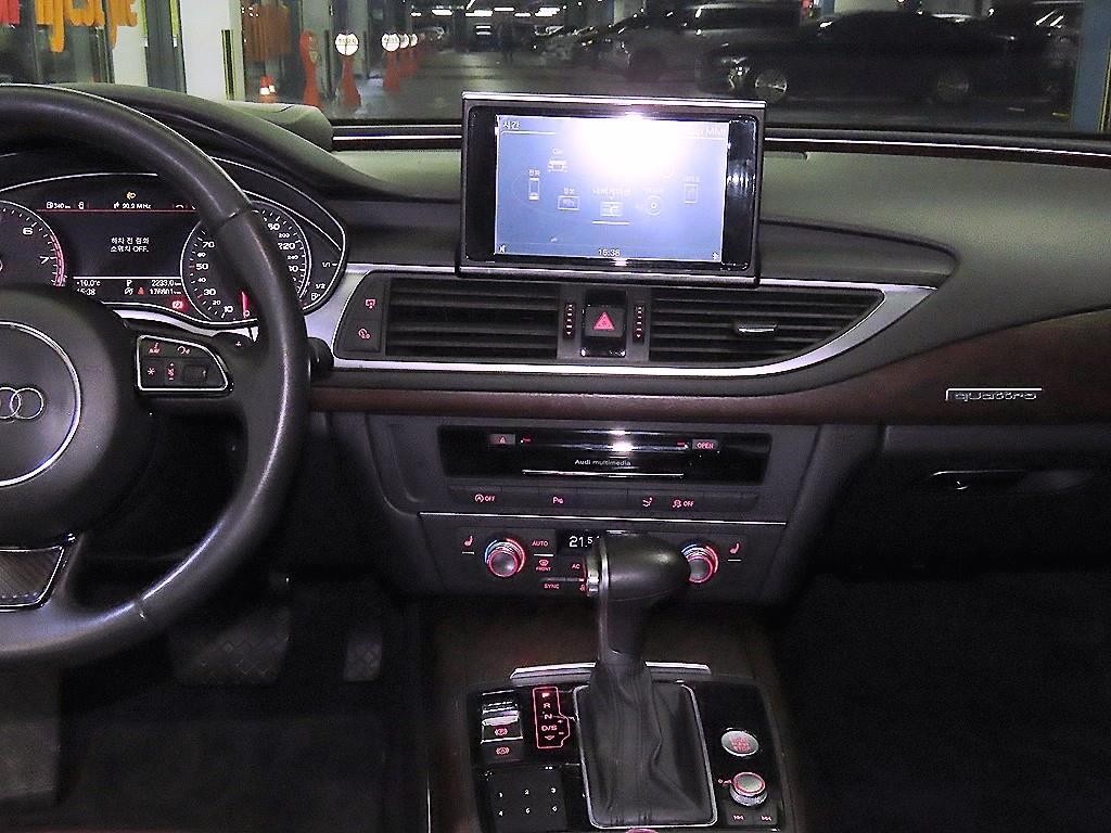 아우디 A7 3.0 TFSI 콰트로 다이나믹 이미지 11