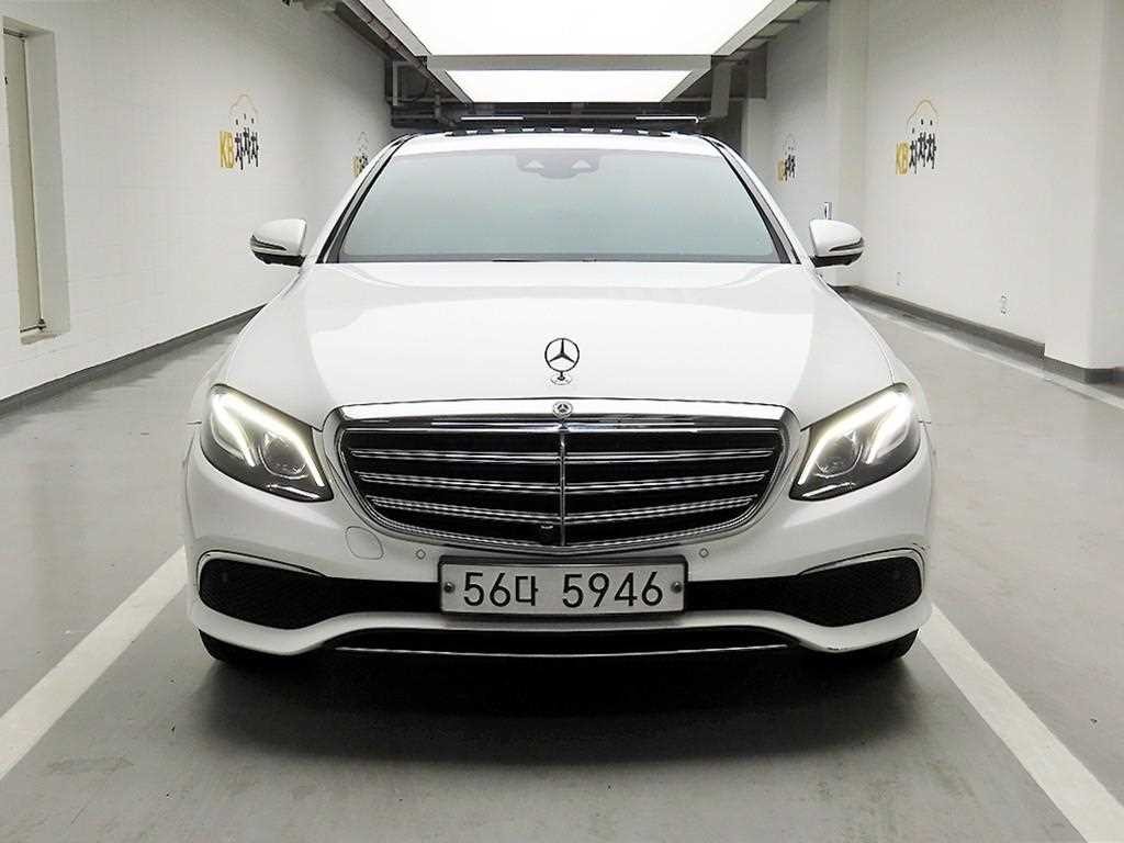 벤츠 E 클래스 E-클래스 W213 E300 4MATIC 익스클루시브 이미지 1