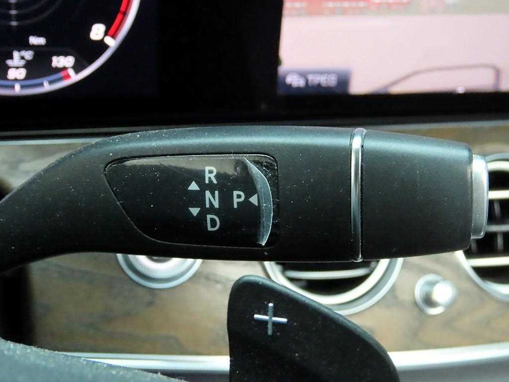 벤츠 E 클래스 E-클래스 W213 E300 4MATIC 익스클루시브 이미지 10