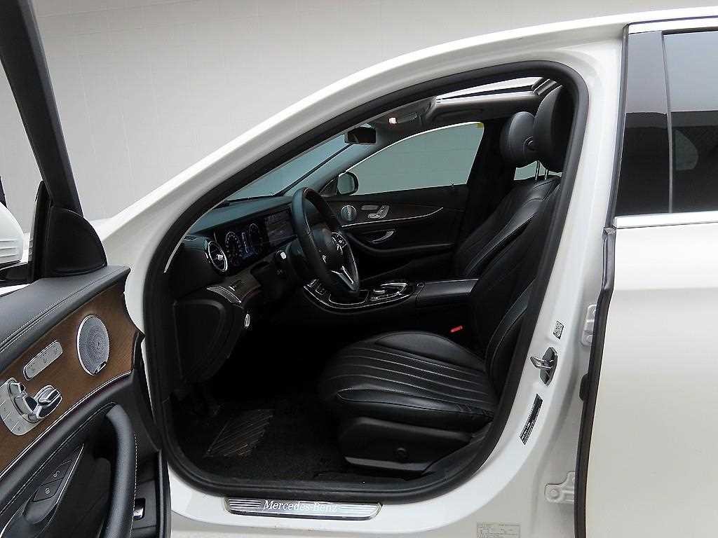벤츠 E 클래스 E-클래스 W213 E300 4MATIC 익스클루시브 이미지 13