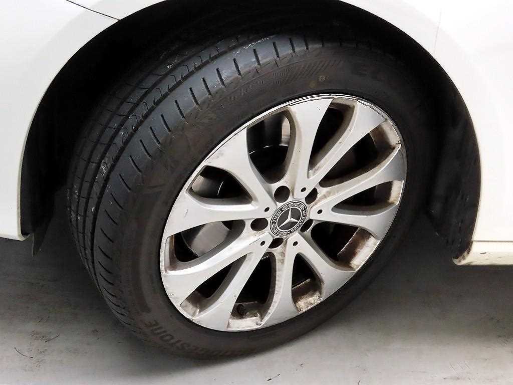 벤츠 E 클래스 E-클래스 W213 E300 4MATIC 익스클루시브 이미지 19