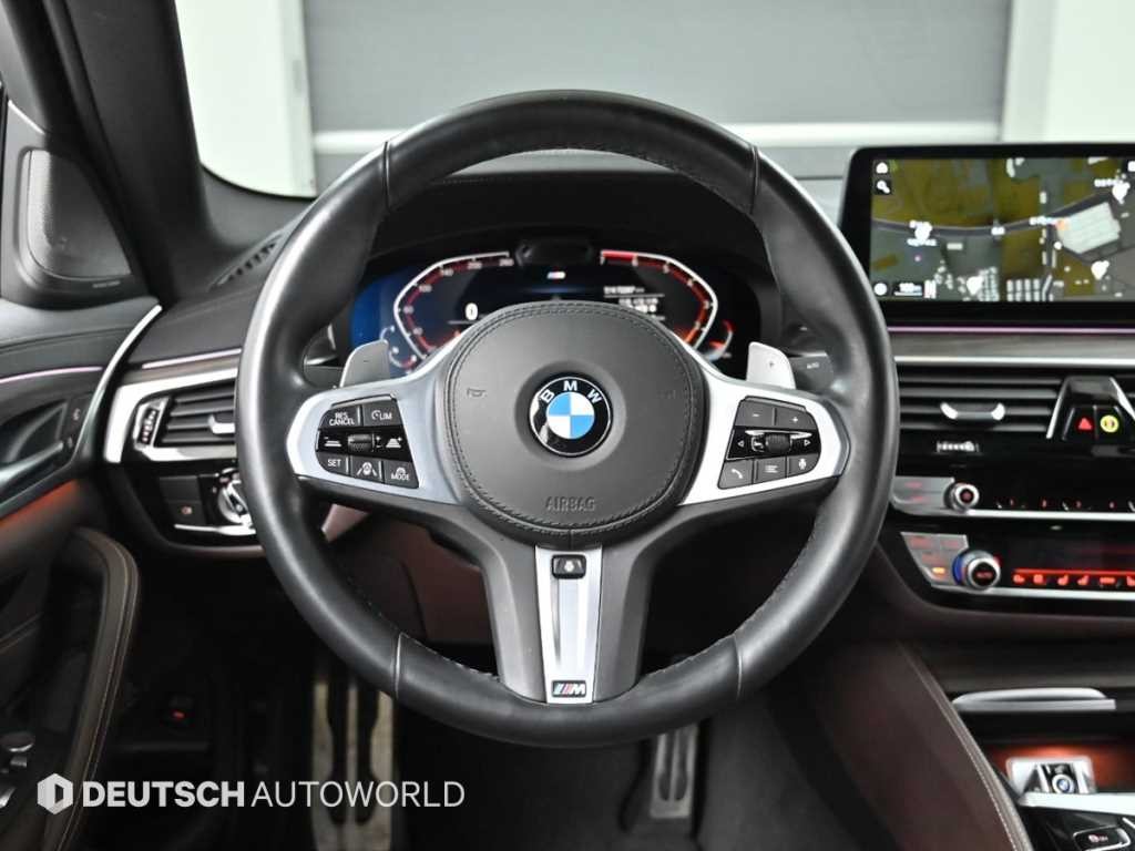 BMW 5시리즈 5시리즈 (G30) 530i xDrive M 스포츠 이미지 13