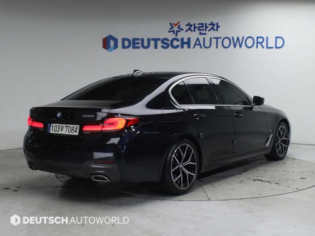 BMW 5시리즈 5시리즈 (G30) 530i xDrive M 스포츠 이미지 2