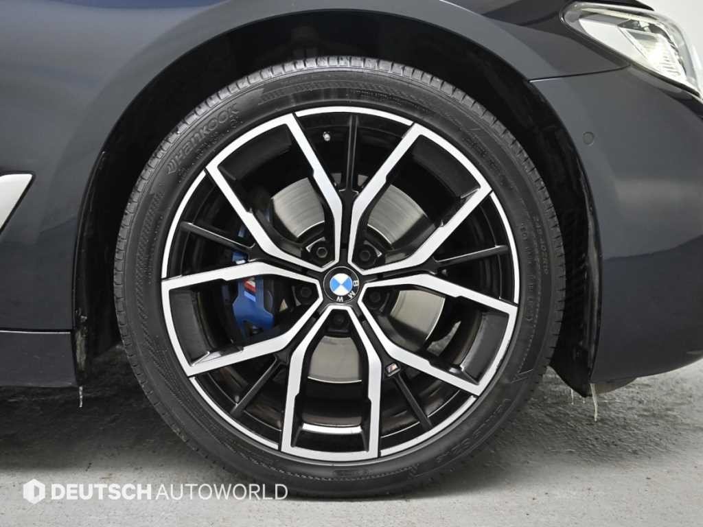 BMW 5시리즈 5시리즈 (G30) 530i xDrive M 스포츠 이미지 5