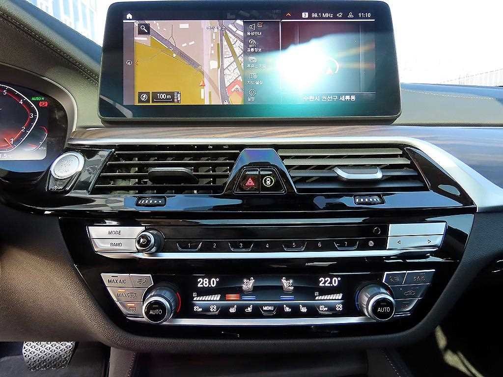 BMW 5시리즈 5시리즈 (G30) 530i 럭셔리 이미지 13