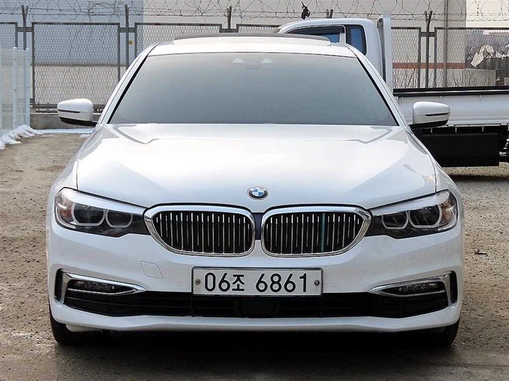 BMW 5시리즈 5시리즈 (G30) 520i 럭셔리 이미지 1