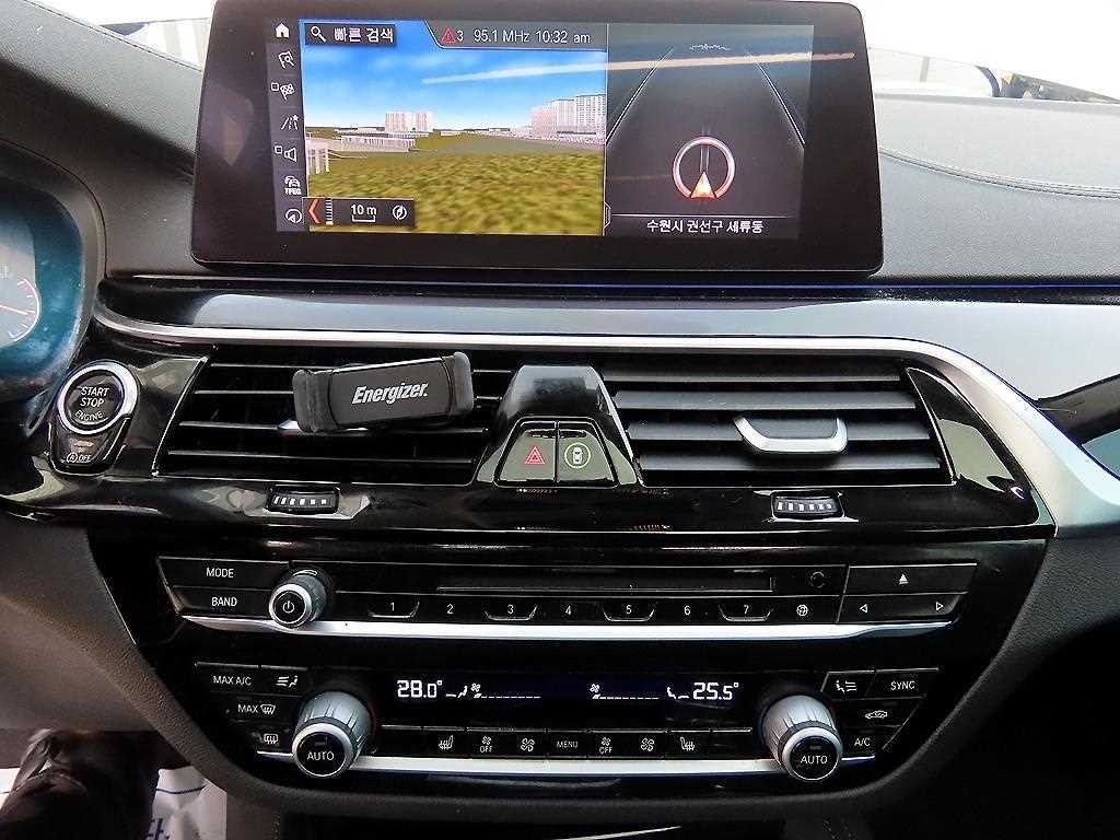 BMW 5시리즈 5시리즈 (G30) 520i 럭셔리 이미지 13