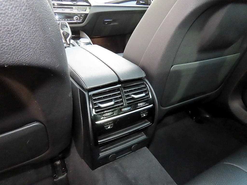 BMW 5시리즈 5시리즈 (G30) 520i 럭셔리 이미지 16