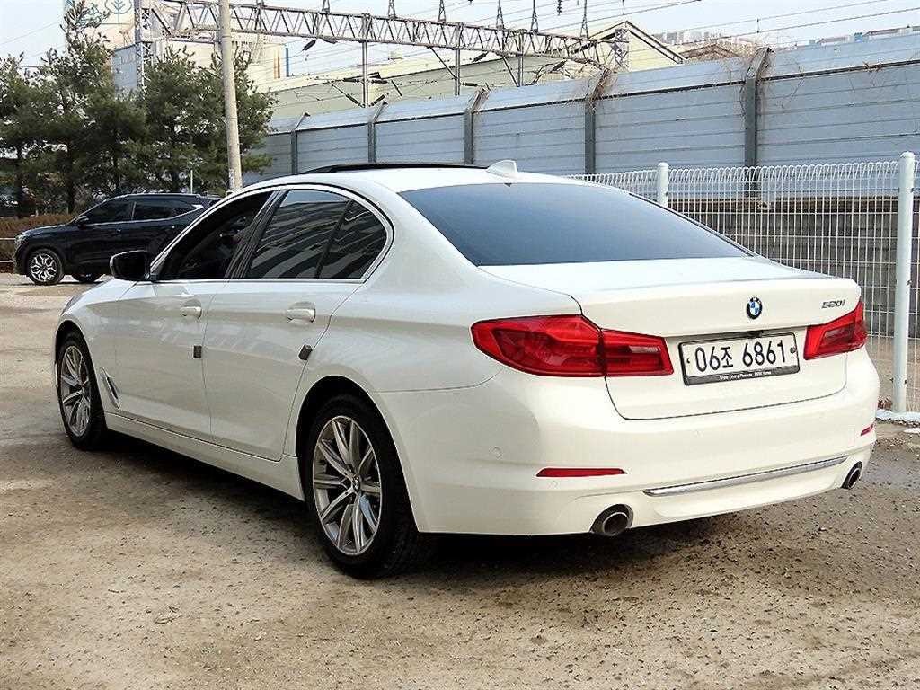 BMW 5시리즈 5시리즈 (G30) 520i 럭셔리 이미지 3