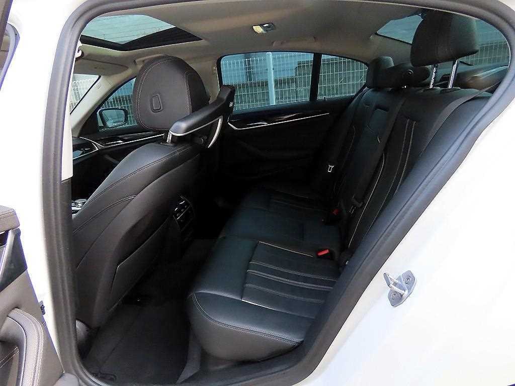 BMW 5시리즈 5시리즈 (G30) 520i 럭셔리 이미지 6