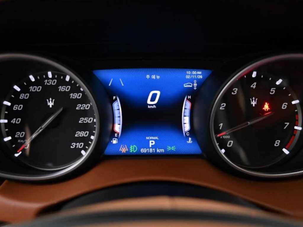 마세라티 르반떼 3.0  AWD 그란 루쏘 이미지 9