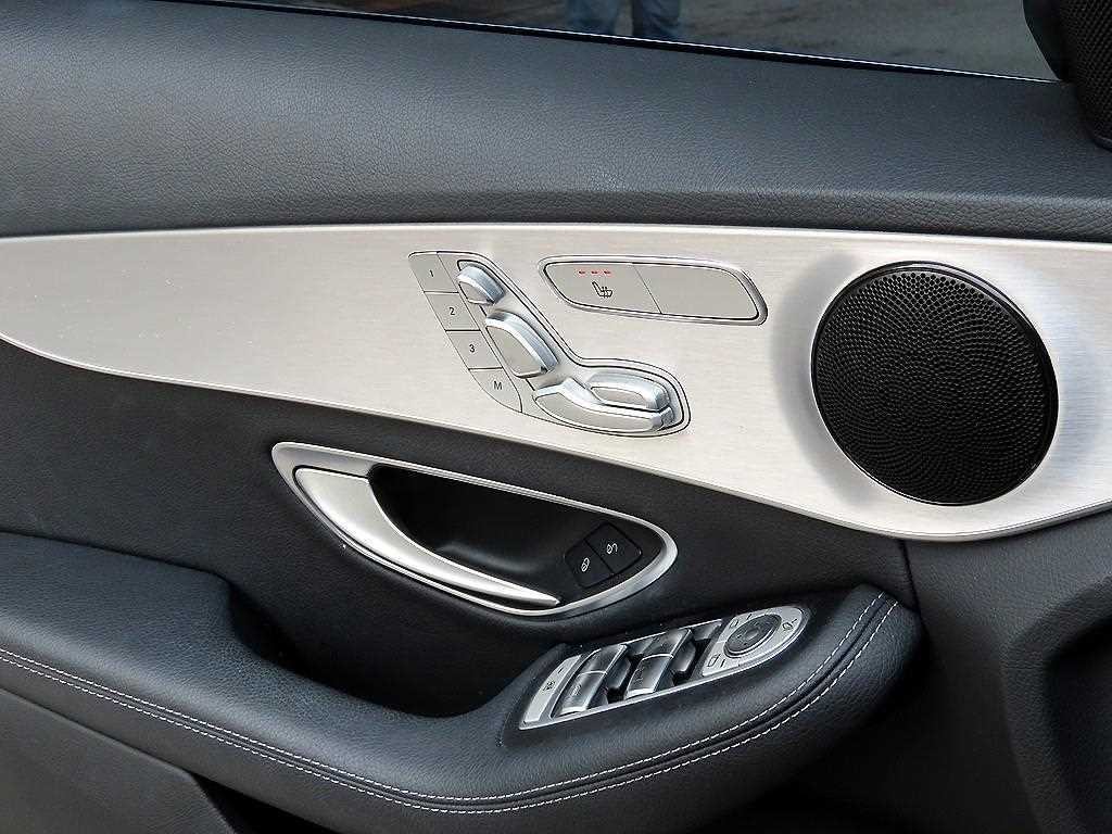 벤츠 C 클래스 C클래스 W205 C220 d 아방가르드 이미지 12