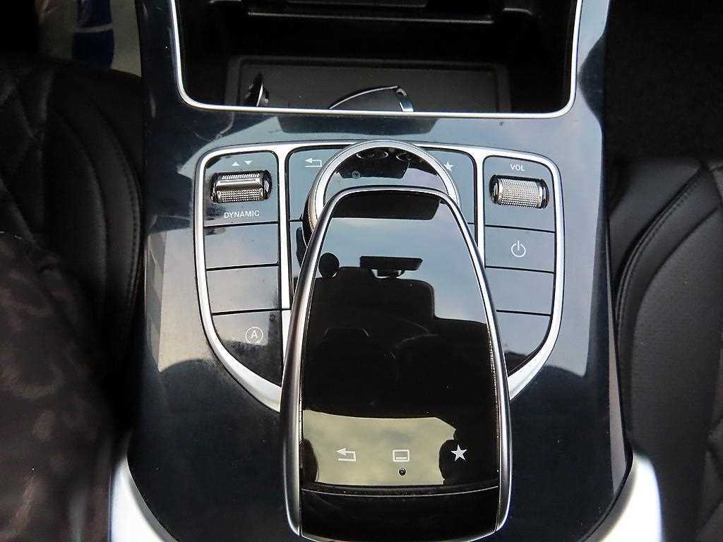 벤츠 C 클래스 C클래스 W205 C220 d 아방가르드 이미지 13