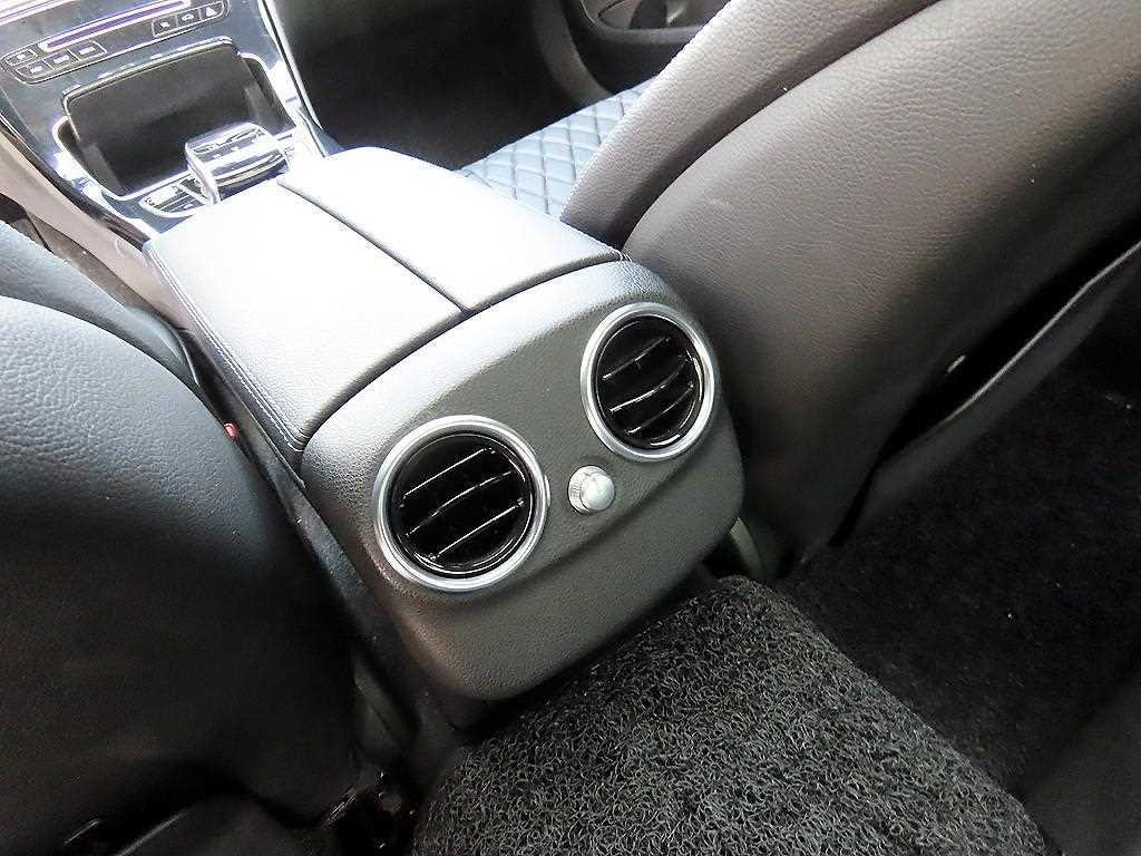 벤츠 C 클래스 C클래스 W205 C220 d 아방가르드 이미지 17