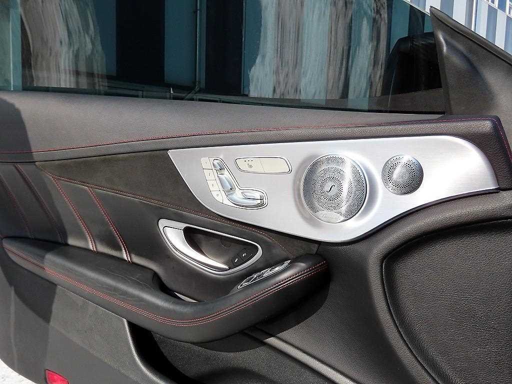 벤츠 C 클래스 C클래스 W205 C63 AMG 쿠페 이미지 11