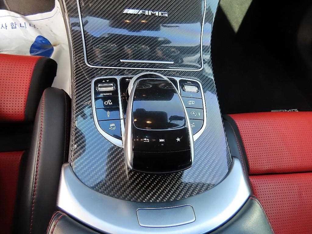 벤츠 C 클래스 C클래스 W205 C63 AMG 쿠페 이미지 13