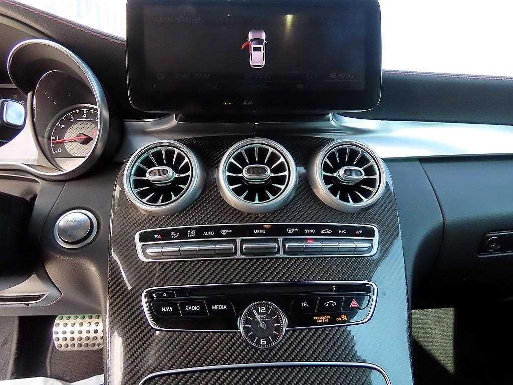벤츠 C 클래스 C클래스 W205 C63 AMG 쿠페 이미지 14