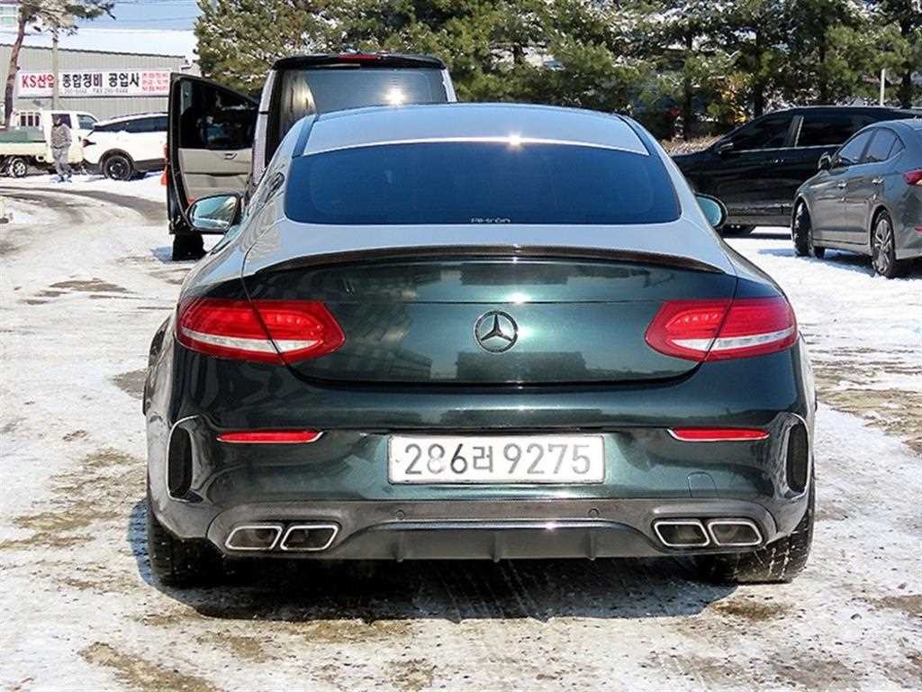 벤츠 C 클래스 C클래스 W205 C63 AMG 쿠페 이미지 4