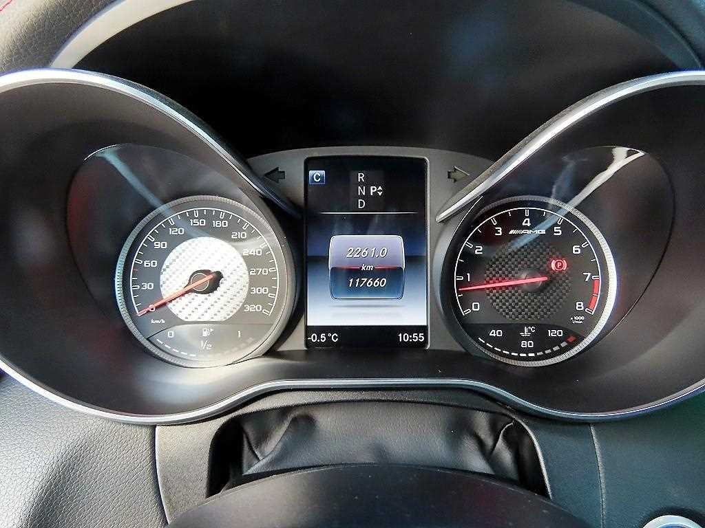 벤츠 C 클래스 C클래스 W205 C63 AMG 쿠페 이미지 8