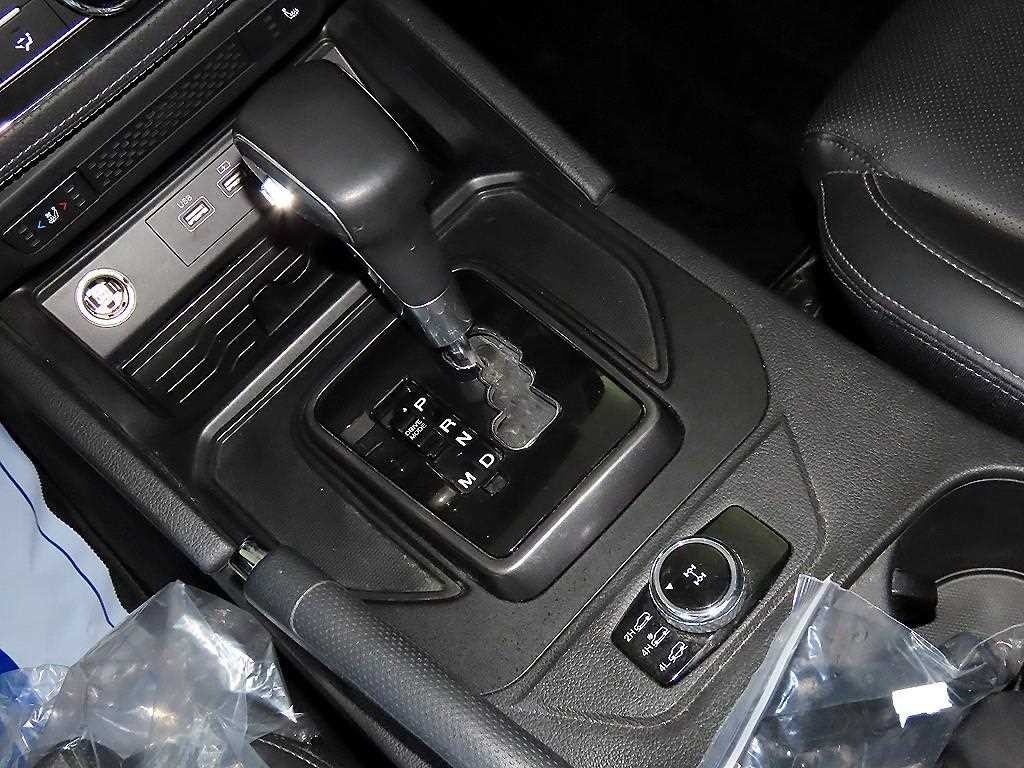 KG모빌리티(쌍용) 렉스턴 더 뉴 렉스턴 스포츠 디젤 2.2 4WD 프레스티지 이미지 12