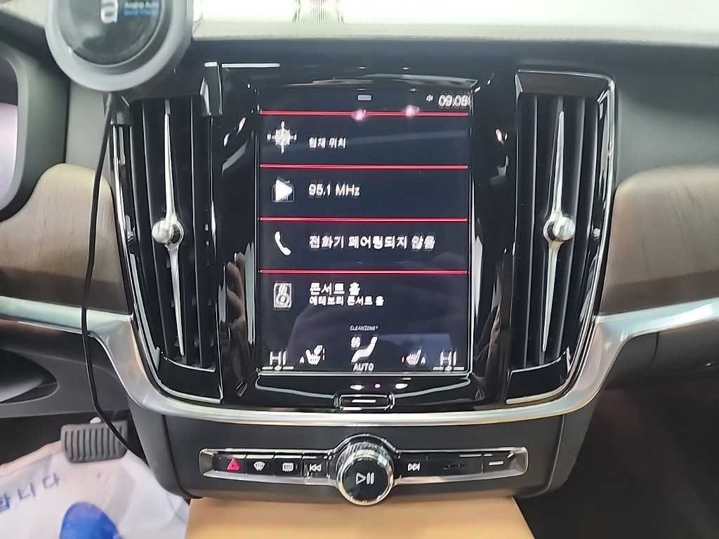 볼보 S90 T8 AWD 인스크립션 이미지 10