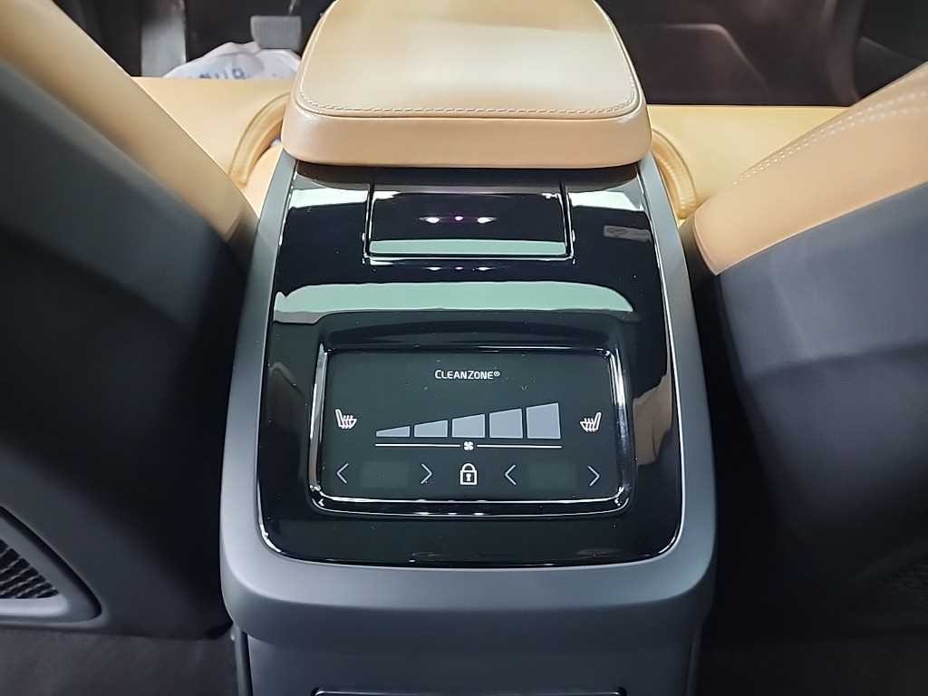 볼보 S90 T8 AWD 인스크립션 이미지 13