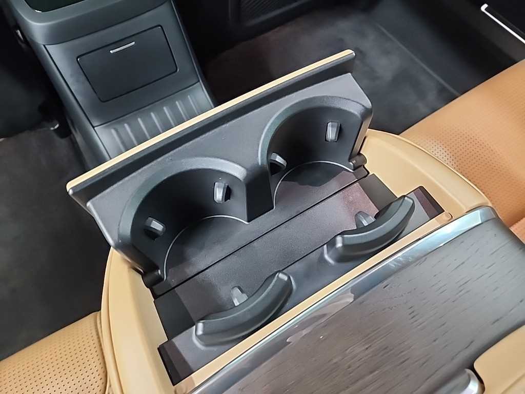 볼보 S90 T8 AWD 인스크립션 이미지 14