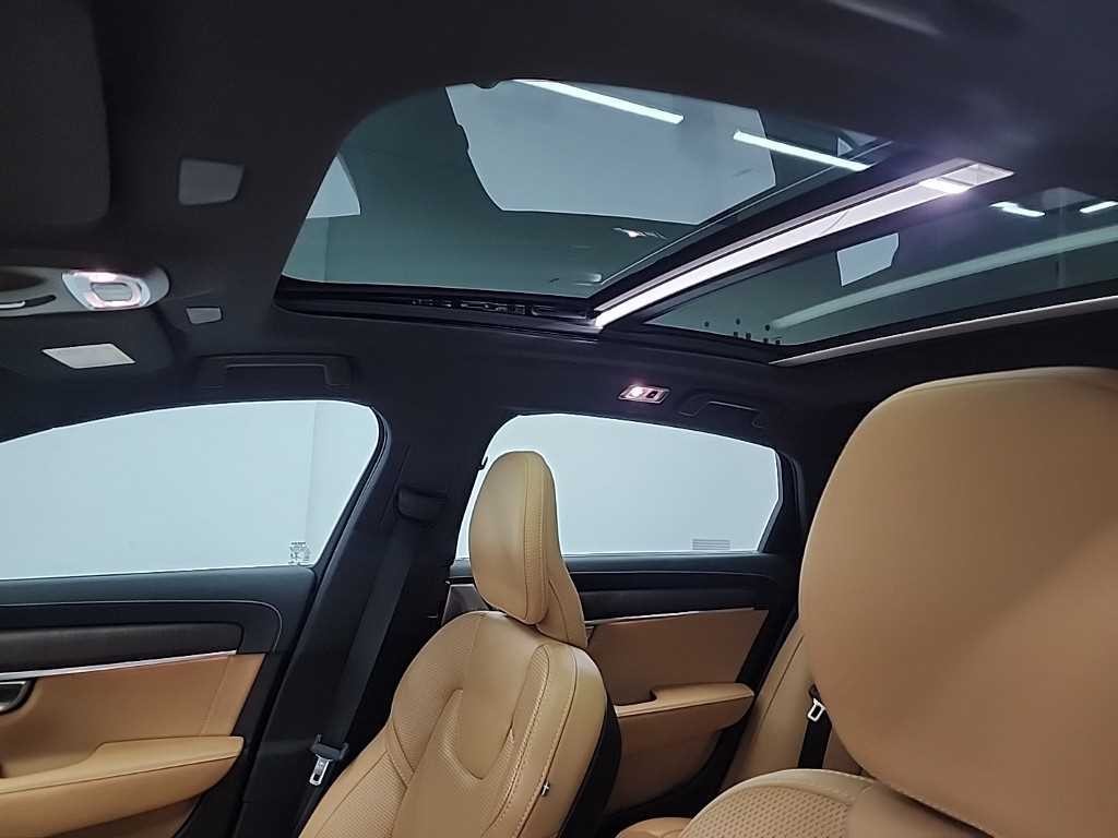 볼보 S90 T8 AWD 인스크립션 이미지 15