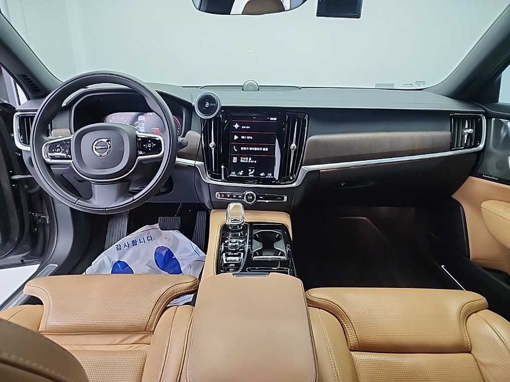 볼보 S90 T8 AWD 인스크립션 이미지 7
