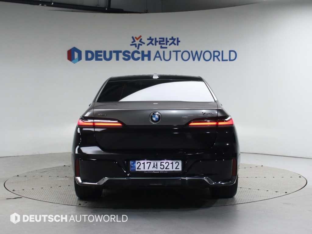 BMW 7시리즈 7시리즈 (G70) 740d xDrive M 스포츠 이미지 4