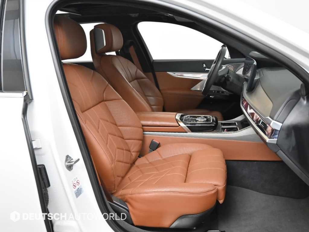 BMW i7 BMW i7 xDrive 60 DPE 이그제큐티브 팩 이미지 10